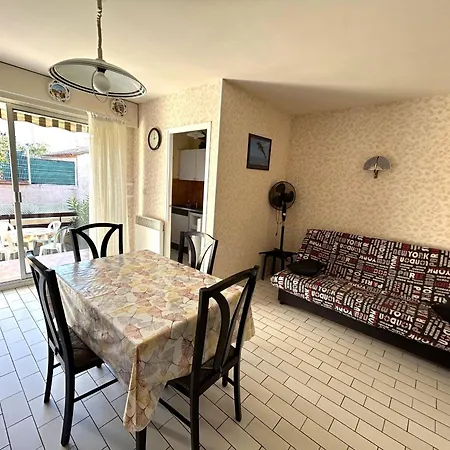 Rez-de-jardin Confortable Avec Terrasse Proche Plage, Parking Prive - Fr-1-837-62 *
